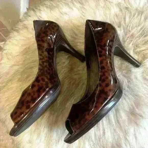 Cole Haan Stilleto Heels Patent Tortoise Peep Toe Pumps Womens. Nike Air. Size 8 - Picture 2 of 6